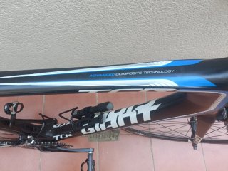 Bicicleta de carretera Giant de carbono