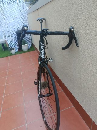 Bicicleta de carretera Giant de carbono