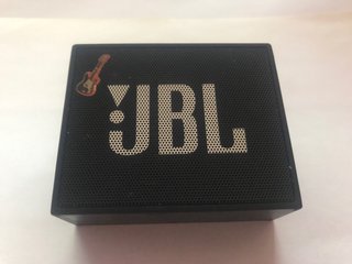 Altavoz JBL Negro