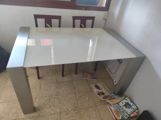 Mesa de salón cristal y metal