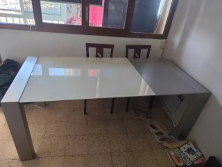 Mesa de salón cristal y metal