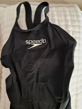 FAST SPEEDO. ESPALDA CERRADA. LZR PURE VALOR.