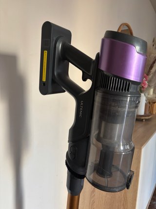 Aspiradora Ultenic con accesorios