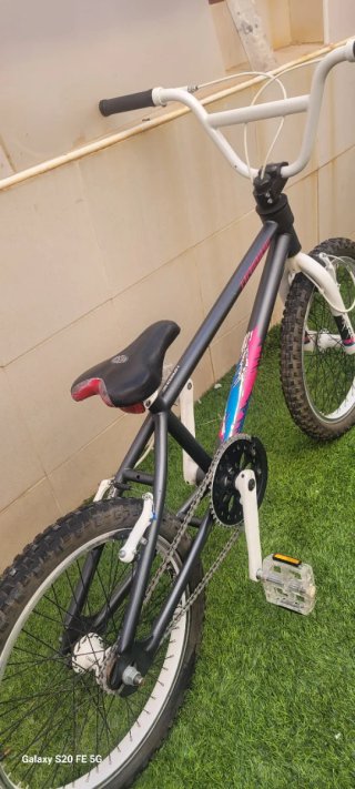 Bicicleta BMX 20 Negra