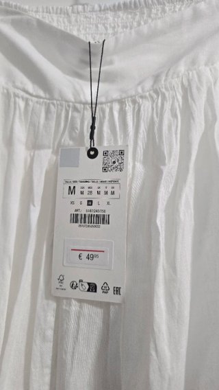 Falda Zara M bordado azul nueva