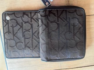 Cartera Calvin Klein Marrón Monogram