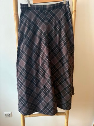 Falda midi cuadros Zara