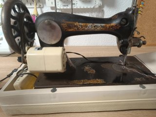 Máquina de coser Singer antigua