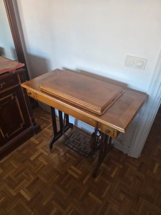 Mueble máquina de coser antigua madera