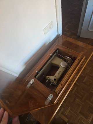Mueble máquina de coser antigua madera