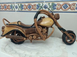 Moto Artesanal Madera y Bambú