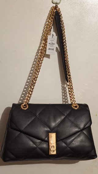 Bolso ALDO negro con cadena dorada