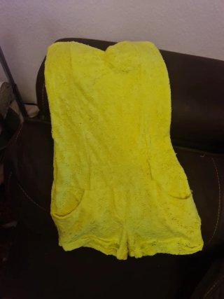 Mono corto amarillo