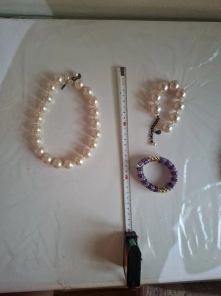 Collares y pulseras 1,5€ cada pieza Todas 5 euros