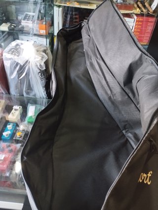 (Nueva) Funda guitarra Acustica Cort (5mm)