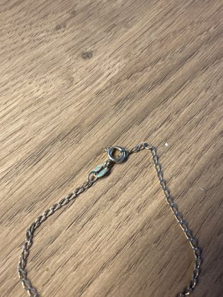 Cadena y cruz de plata con circonitas