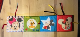 Libro de tela sensorial Disney Baby - Mickey y Min