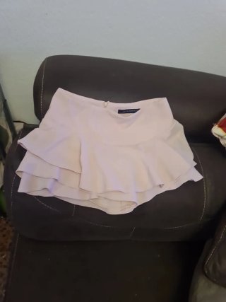 Falda Zara rosa volantes