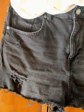Conjunto Top Blanco y Shorts Negros