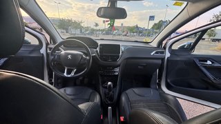 Peugeot 208 2014