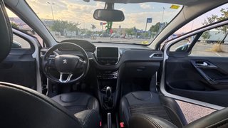 Peugeot 208 2014