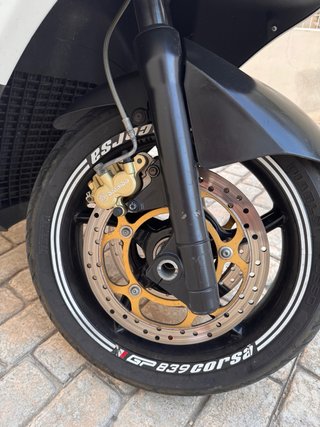 Gilera GP800 2011.