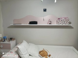 Armario juvenil blanco y rosa