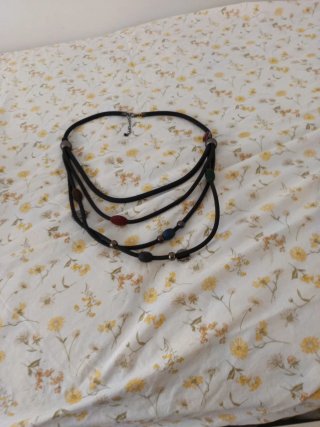 Collar multicapa con cuentas