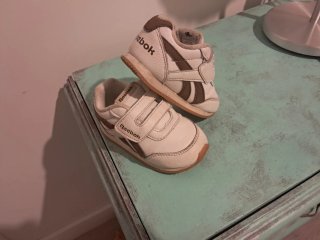 Zapatillas Reebok bebé blancas y marrones