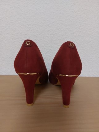 Zapatos de tacón granate
