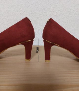 Zapatos de tacón granate