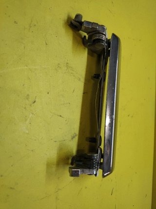 MANETA PUERTA DELANTERA DERECHA NISSAN L35 L80