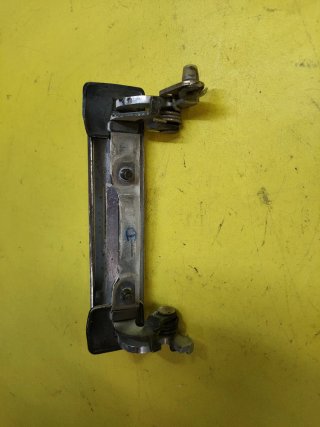 MANETA PUERTA DELANTERA DERECHA NISSAN L35 L80