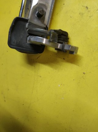 MANETA PUERTA DELANTERA DERECHA NISSAN L35 L80