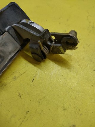 MANETA PUERTA DELANTERA DERECHA NISSAN L35 L80
