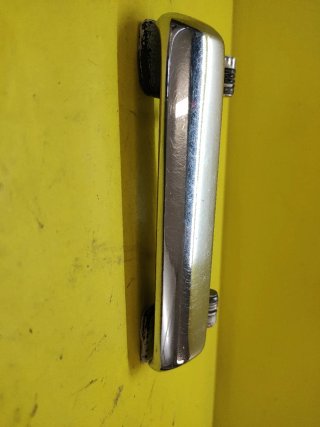 MANETA PUERTA DELANTERA DERECHA NISSAN L35 L80