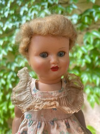 Preciosa muñeca antigua de celuloide