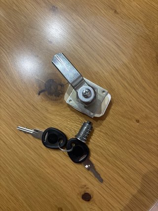Cerradura porton autocaravana camper