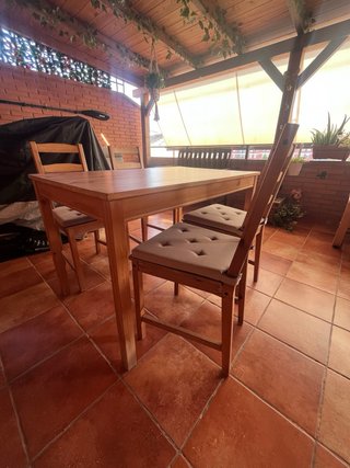 Mesa y 4 Sillas Madera terraza