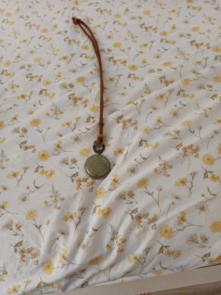 Collar con colgante redondo
