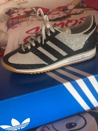 Zapatillas Adidas Swarovski Negras y Plateadas