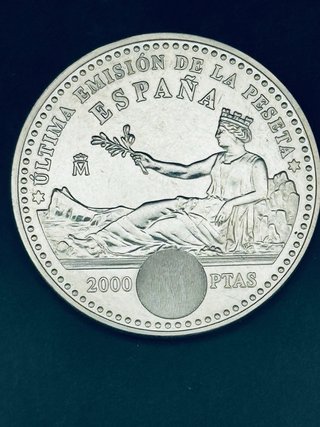 2000 Pesetas año 2001