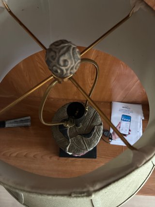 Lámpara de mesa con flor de loto