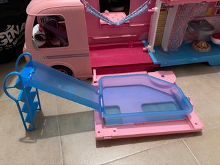 Carabana barbie y accesorios