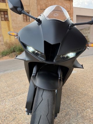 Honda CBR 600 RR 2025 Negra