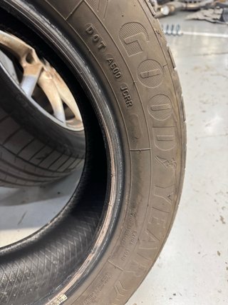 Goodyear EfficientGrip 225/55 R17 101W