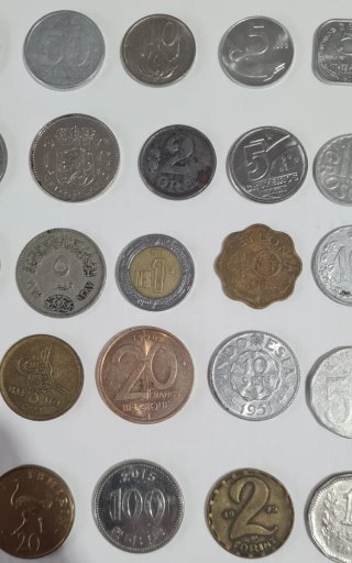 Lote de 50 monedas diferentes del mundo