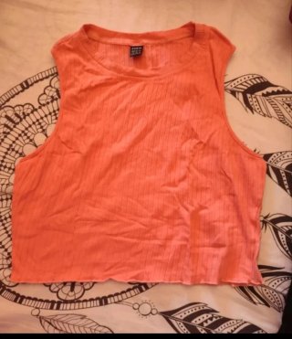 Top SHEIN naranja sin mangas talla M