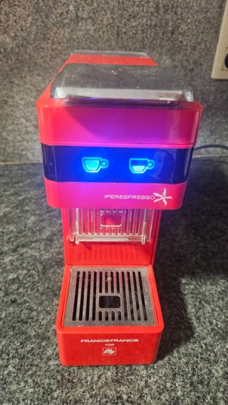 Cafetera Francis Francis Illy Roja