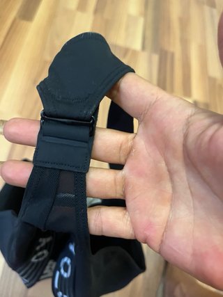 Top deportivo Oysho negro